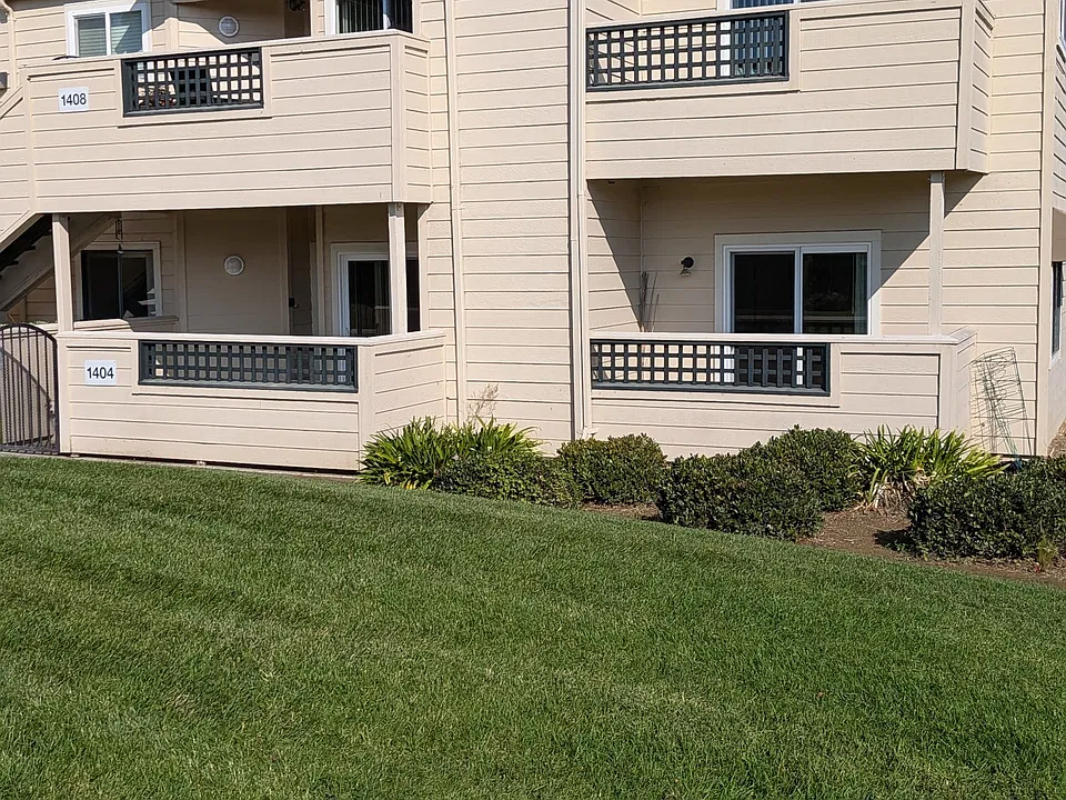 1201 Glen Cove Pkwy #1404