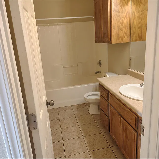 3 bed, 1170 sqft, $1,600 — Photo 4