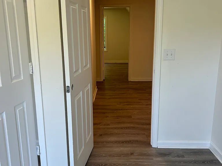 125 Sampson Ct — Photo 3