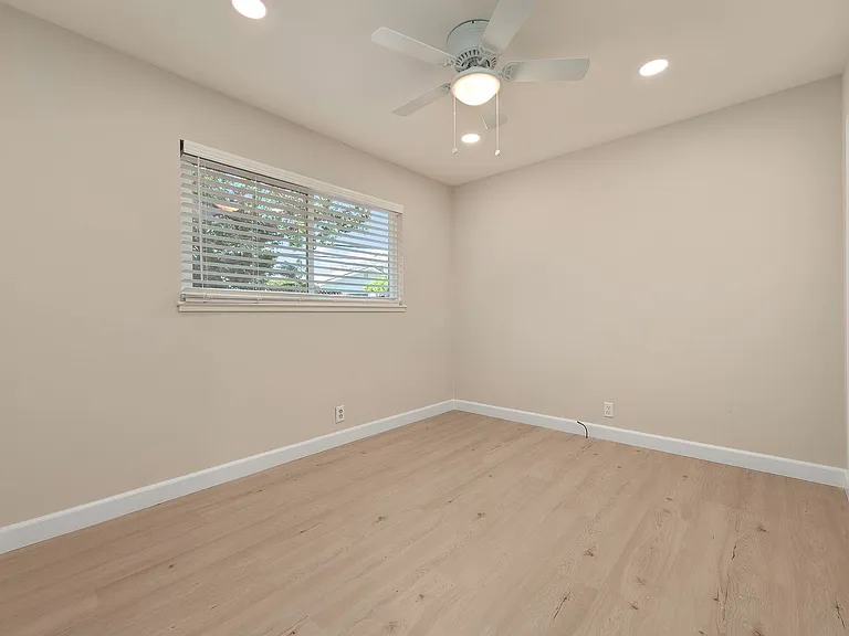 1529 Elmar Way — Photo 18