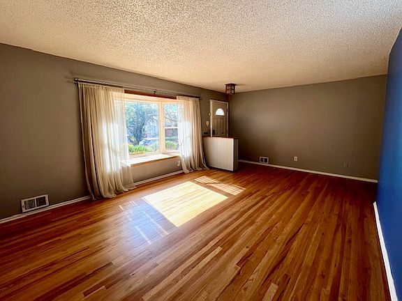 5th image of 3705 W Eastman Ave