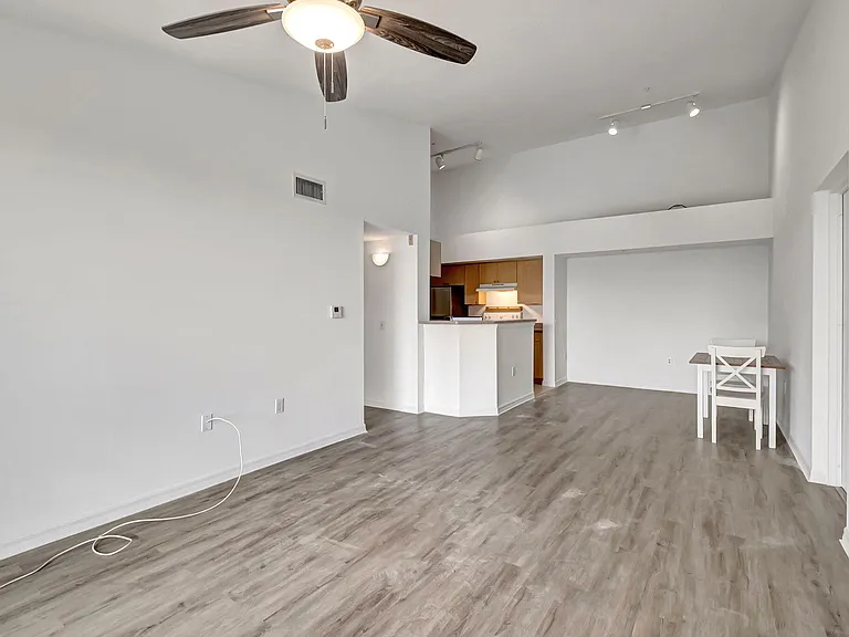 920 Villa Cir — Photo 9