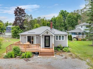 21 Lakeshore Rd, Georgina, ON L0E 1N0