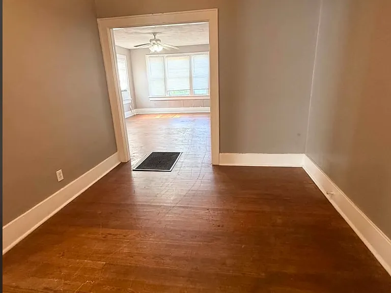 2710 NW 20th St — Photo 3
