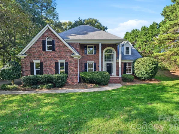 8800 Oxfordshire Ct, Huntersville, NC 28078