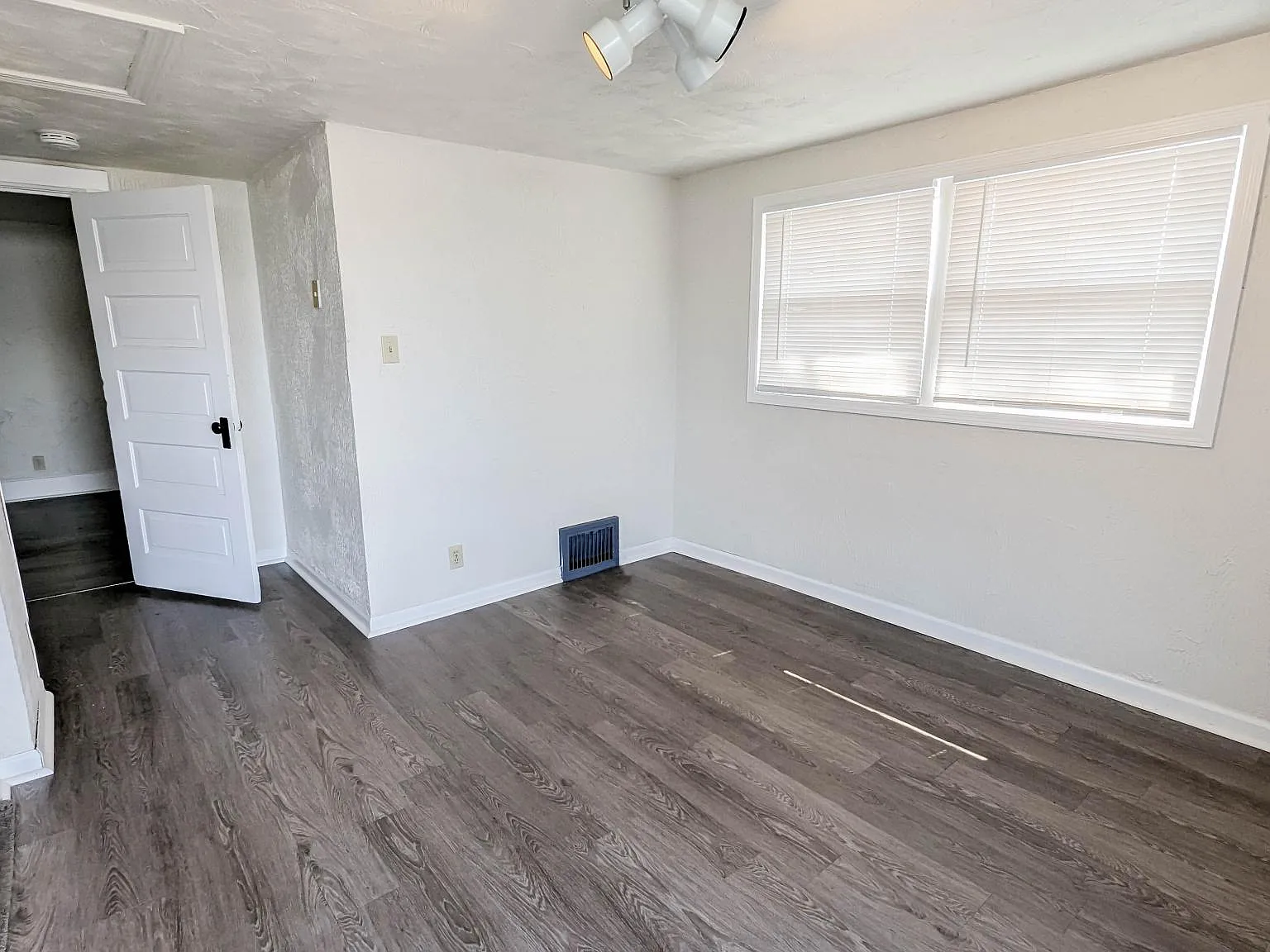 1 bed, 600 sqft, $700 — Photo 4