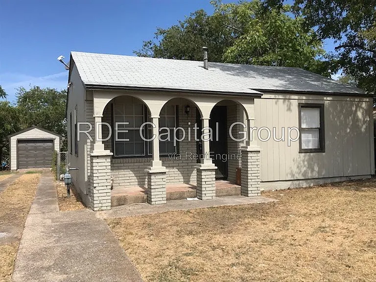 2417 Lowriemore Ln — Photo 2