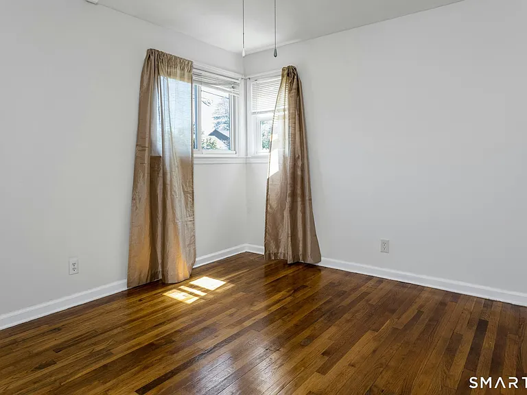 100 Loftus Cir — Photo 11