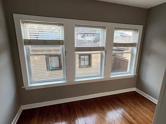 3rd image of 140 S Austin Blvd #2