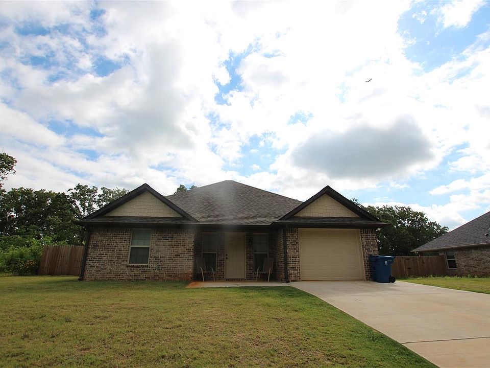 1st image of 225 Brentwood