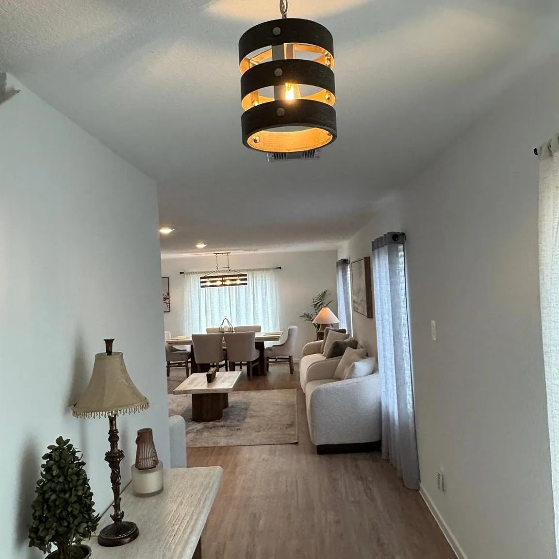 4 bed, 2.5 bath, 2229 sqft, $1,975 — Photo 4