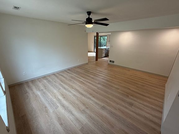 5th image of 2428 Brookside Dr