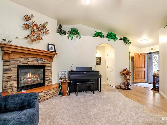 5th image of 604 Reese Rd