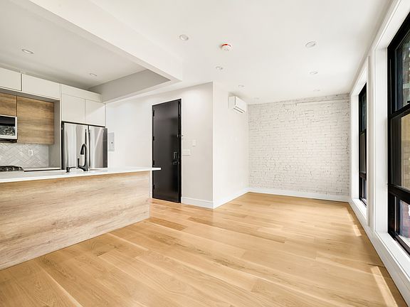 2nd image of 256 Dean St APT 4