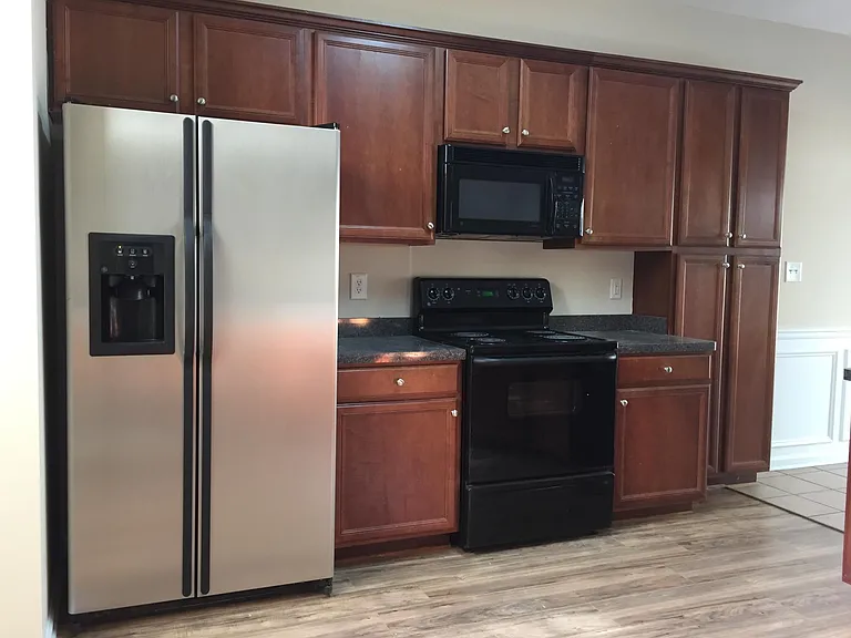 400 Creek Manor Way — Photo 2