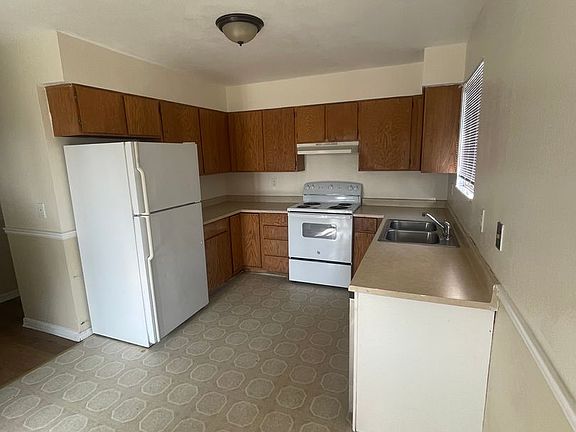 3rd image of 9057 S Corliss Cir