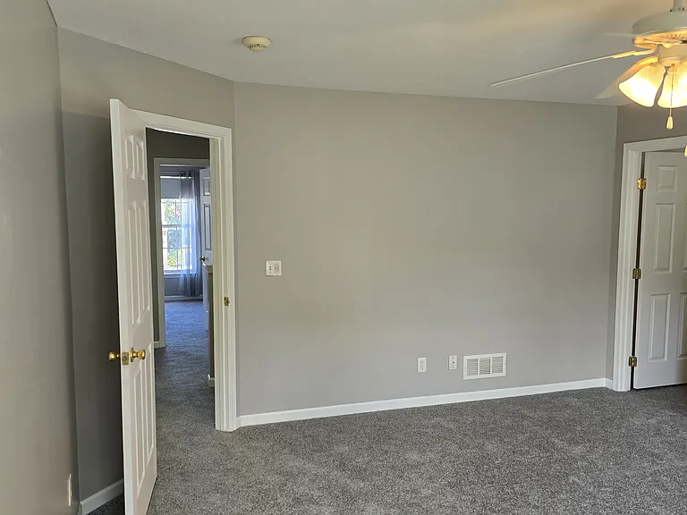 2933 Stratford Way — Photo 7