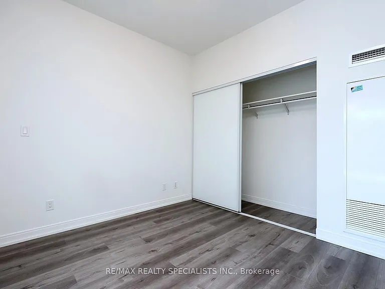 275 Village Green Sq #216 — Photo 22
