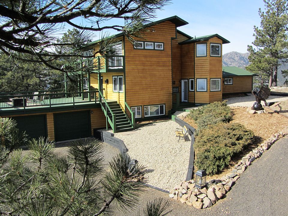 front of ridgetop home w/360 degree views!