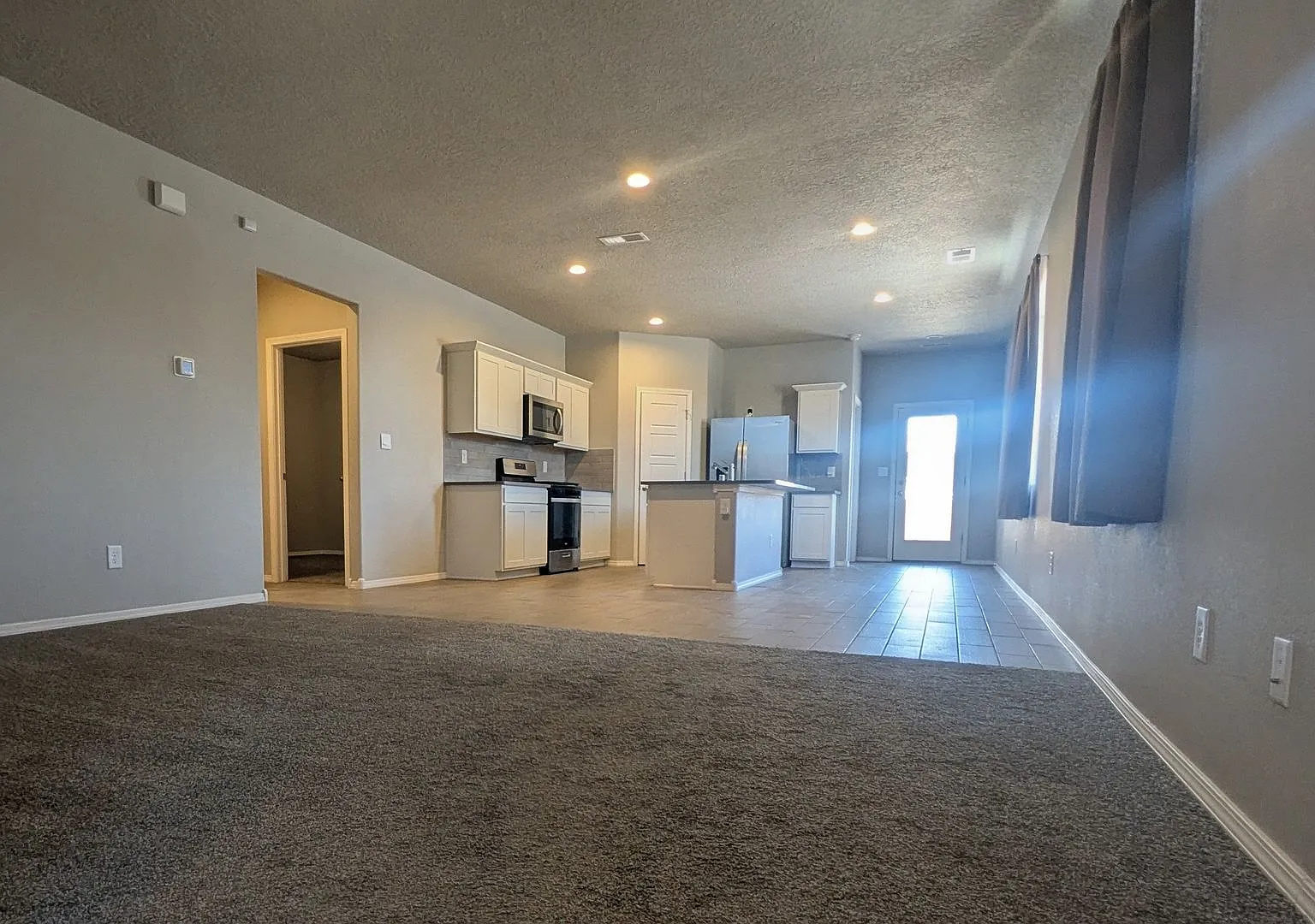 748 Amastista Loop SE — Photo 4