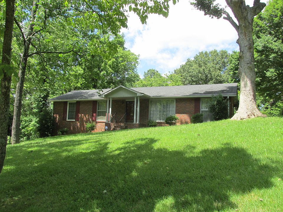 1st image of 409 Sugar Tree Dr