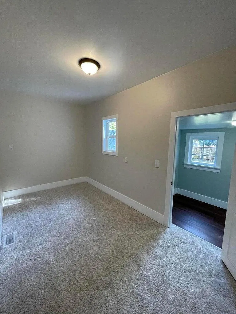 2 bed, 812 sqft, $1,050 — Photo 4