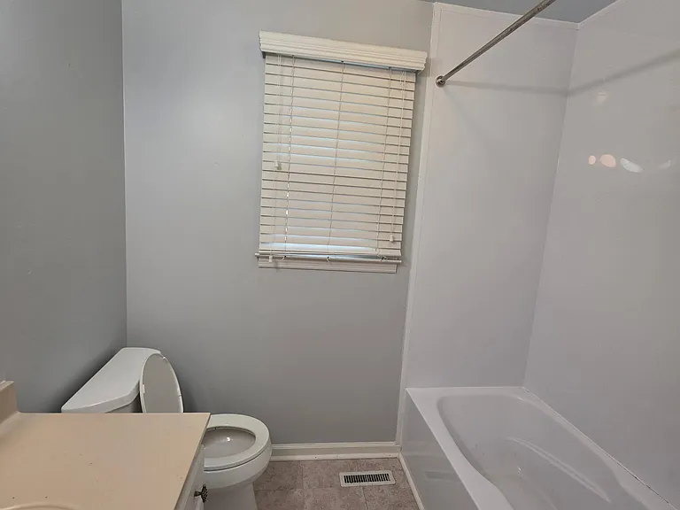 637 Sugartree Ln — Photo 24