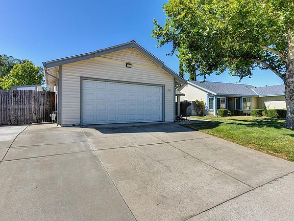 3rd image of 8321 Spengler Dr