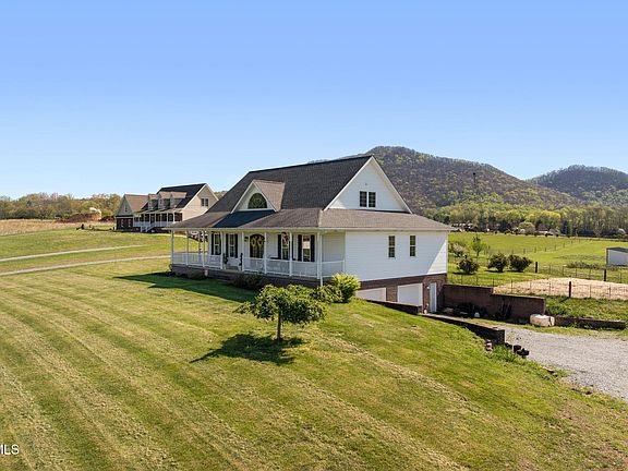 5th image of 322 Arrowood Rd