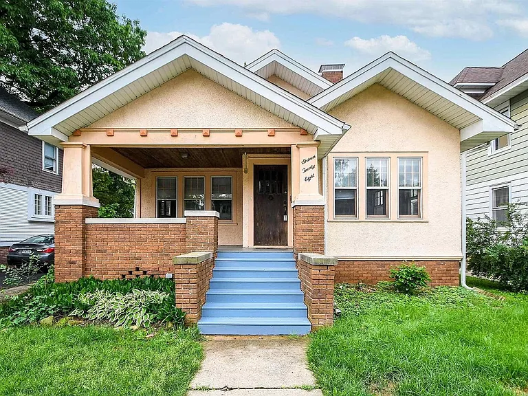 1628 W Callender Ave — Photo 1