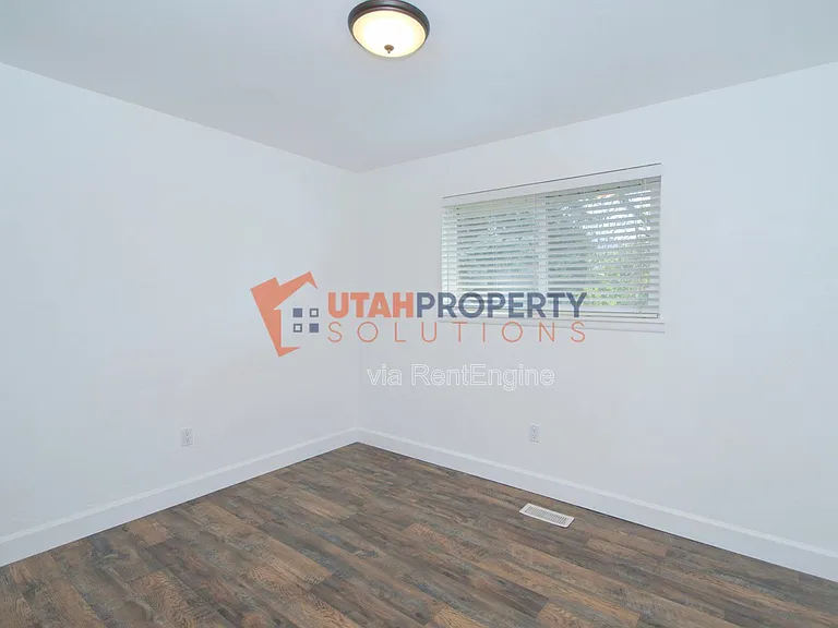 1865 N 760 W — Photo 15