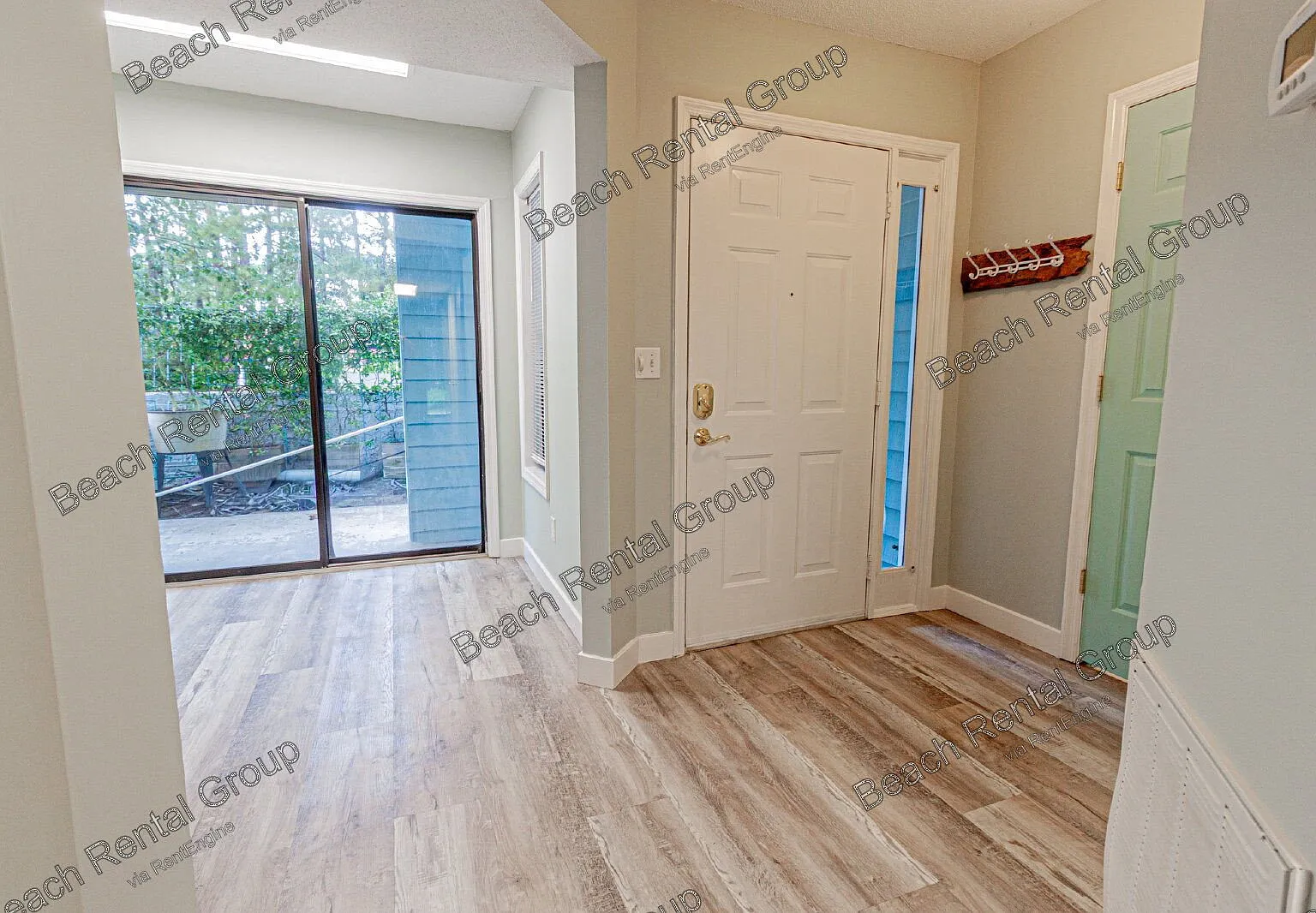 3 bed, 2.5 bath, 1700 sqft, $2,200 — Photo 4