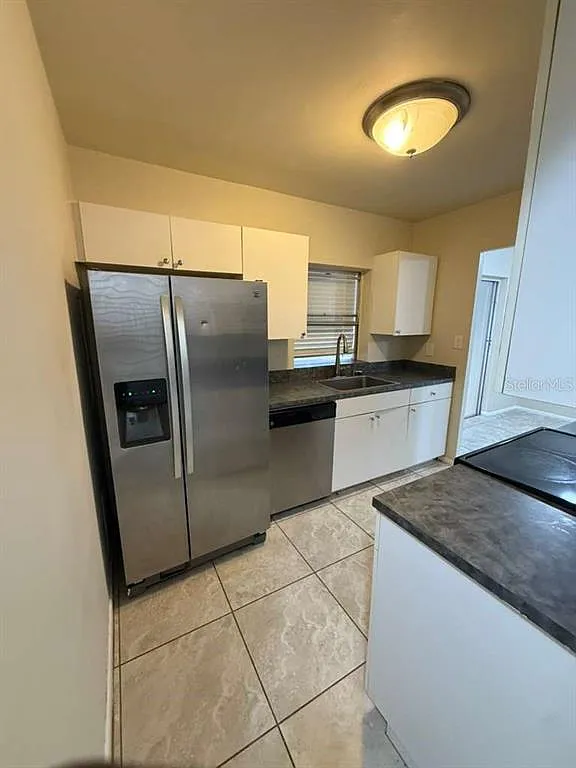 2 bed, 2.0 bath, 888 sqft, $1,550 — Photo 2