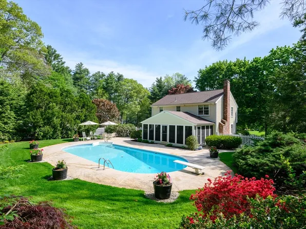 341 Lincoln St, Norwell, MA 02061