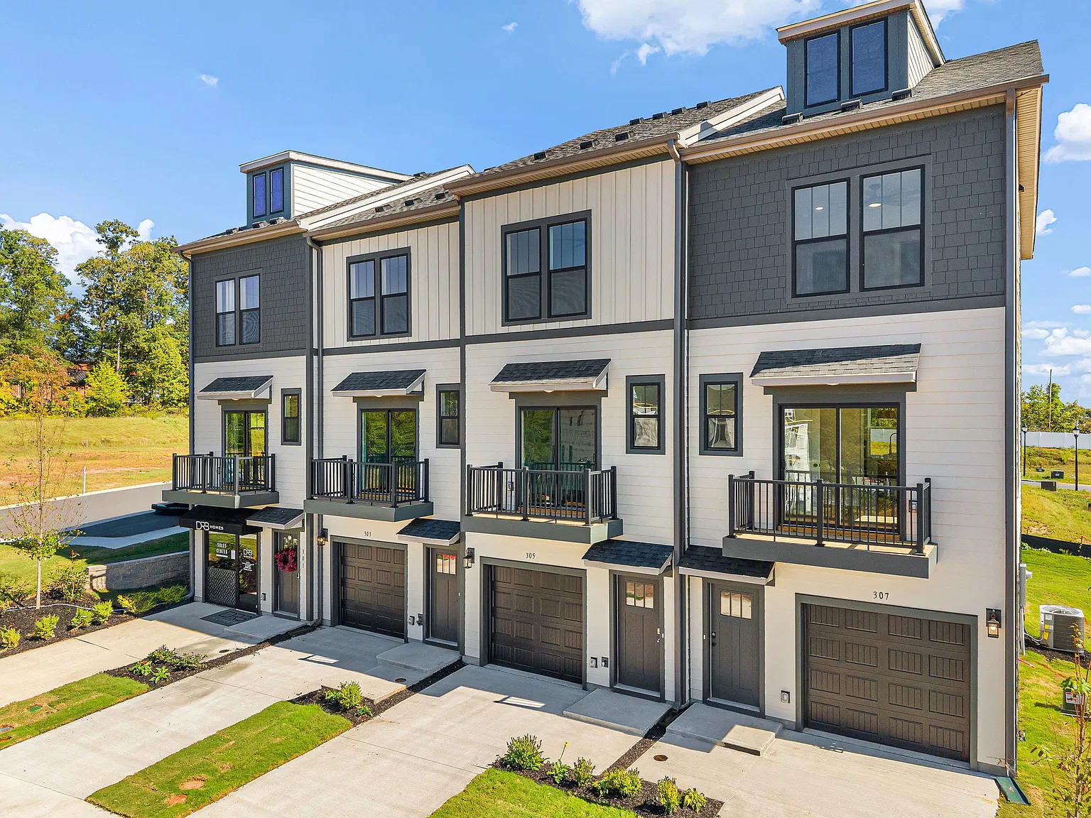 2 bed, 2.5 bath, 1587 sqft, $2,300 — Photo 1