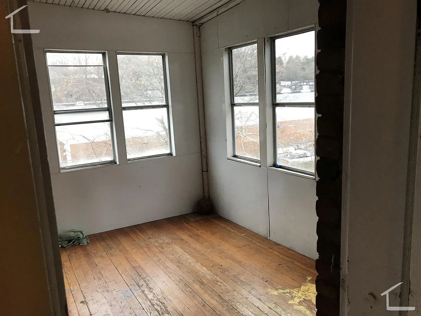 Beautiful 4.5 Bed Unit With Great Location in Brookline Available 9/1/26 — Photo 2