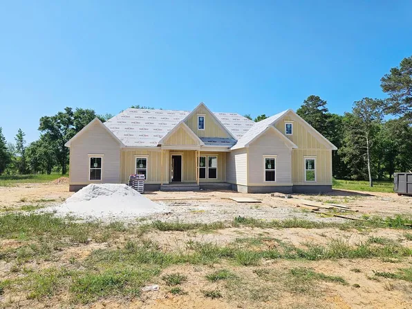 121 Hazelwood Dr, Leesburg, GA 31763
