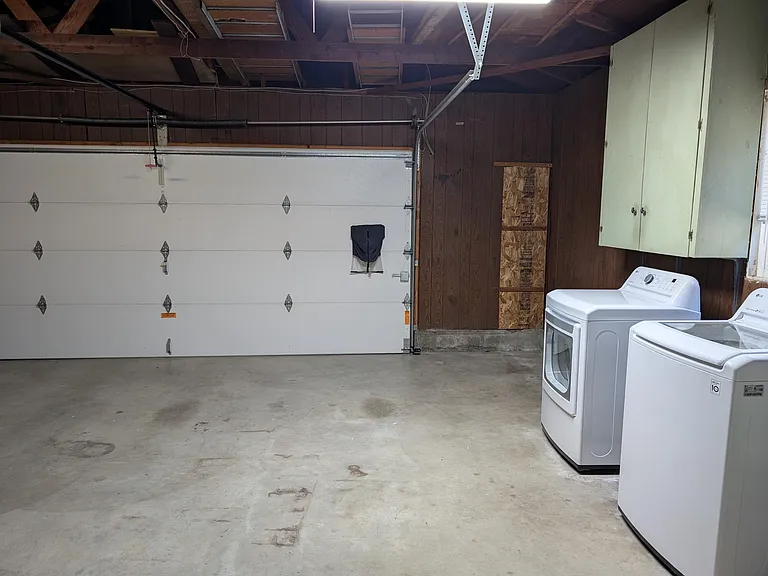 1366 Sayre St — Photo 3