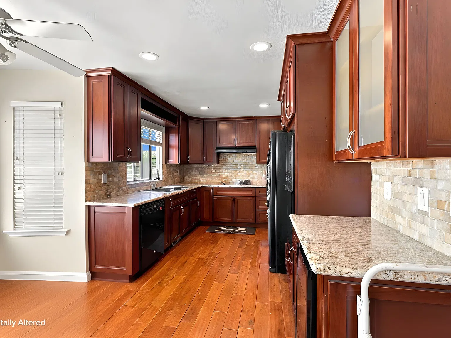 4 bed, 2.5 bath, 2253 sqft, $5,400 — Photo 4