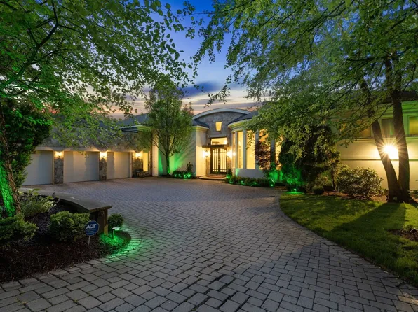 99 Baldpate Hill Rd, Newton, MA 02459