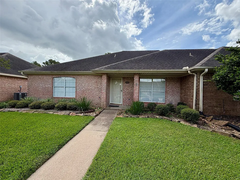 7965 Pecan Dr