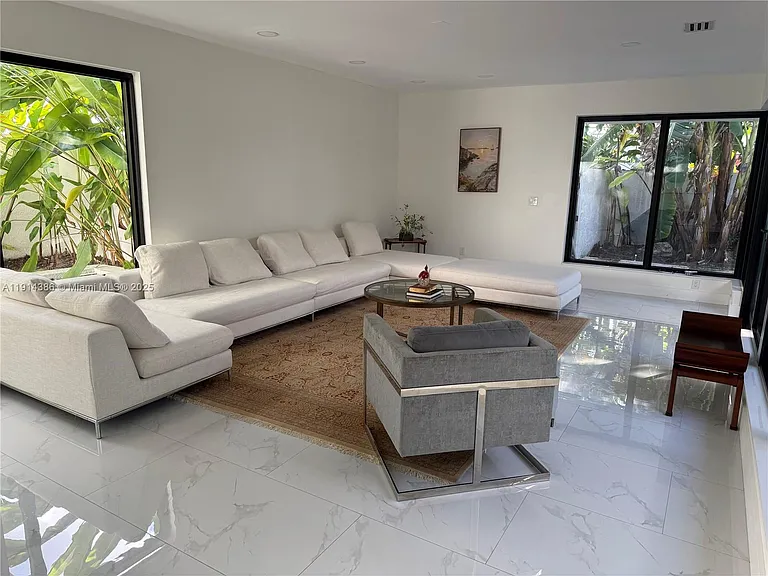 7521 SW 56th St — Photo 7