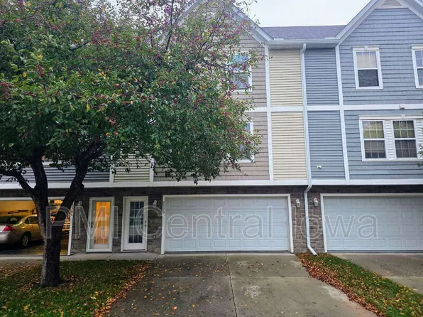 5570 Boston Ct, Johnston, IA 50131