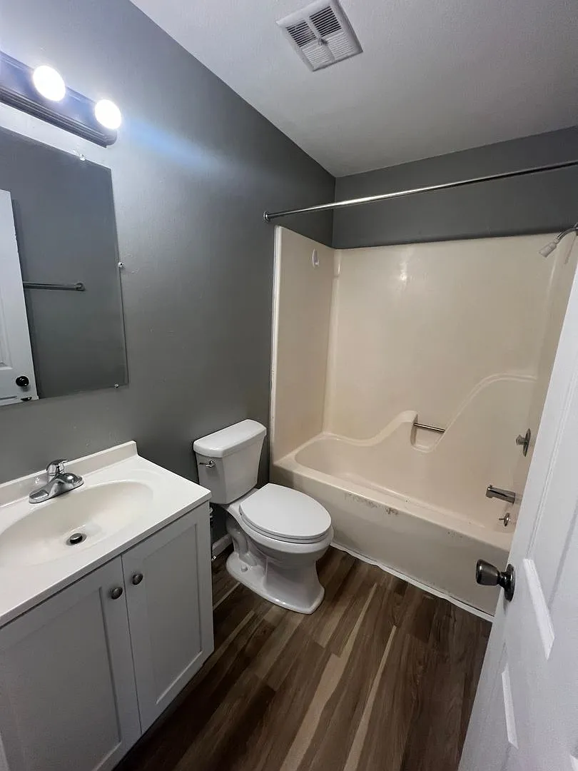1, 2 and 3 bedroom units available! — Photo 4