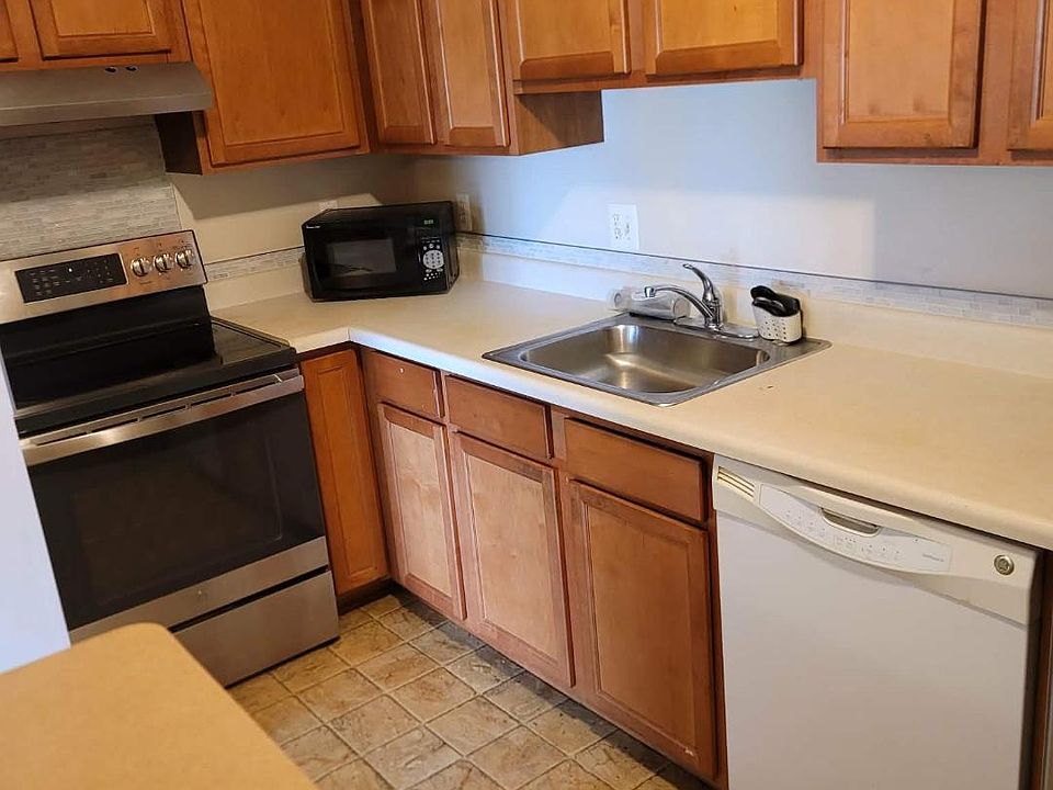25307 Shiawassee Cir Apt 202, photo 17