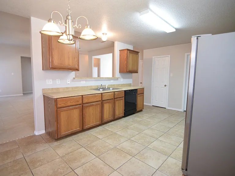 403 Constellation Dr — Photo 5