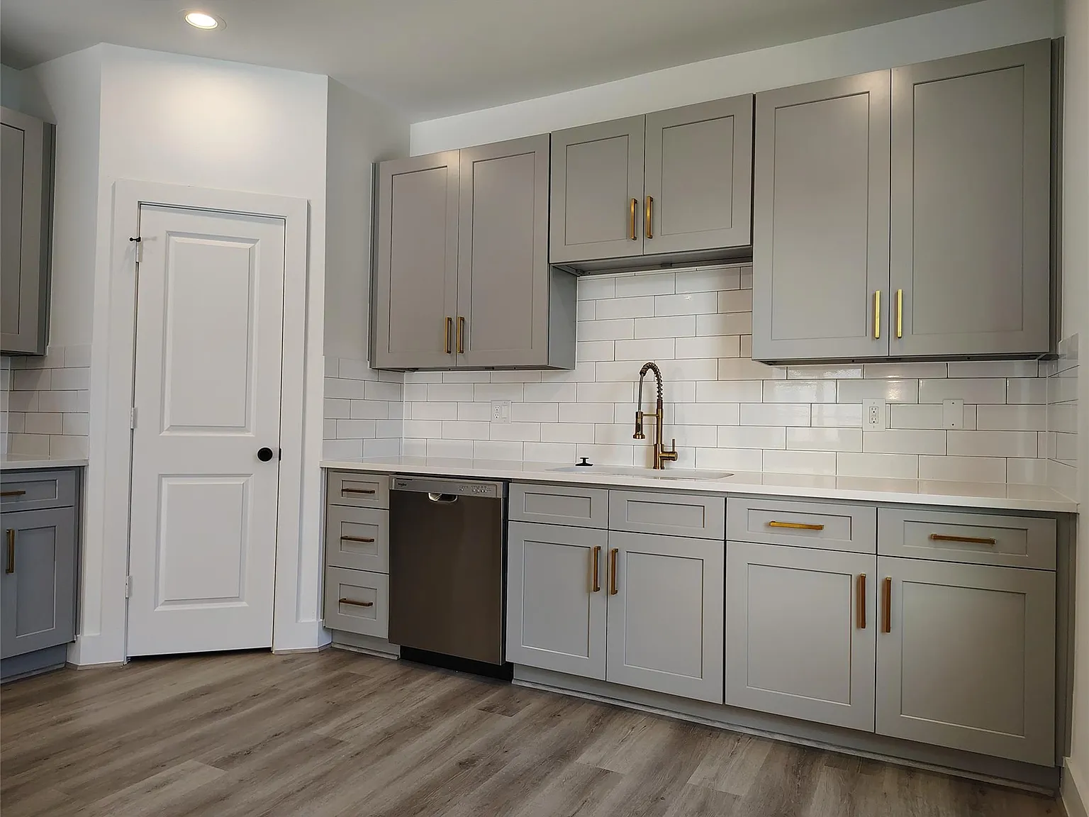 2 bed, 2.5 bath, 1250 sqft, $1,950 — Photo 4