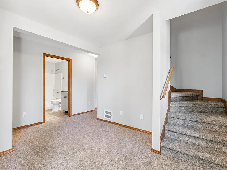 181 Tamarack Woods Dr — Photo 21