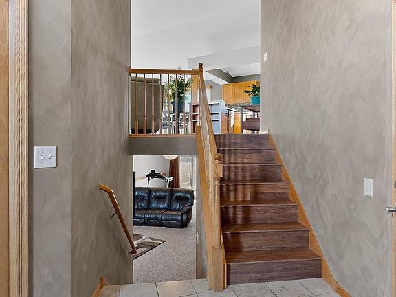 3rd image of 5576 51st St NW