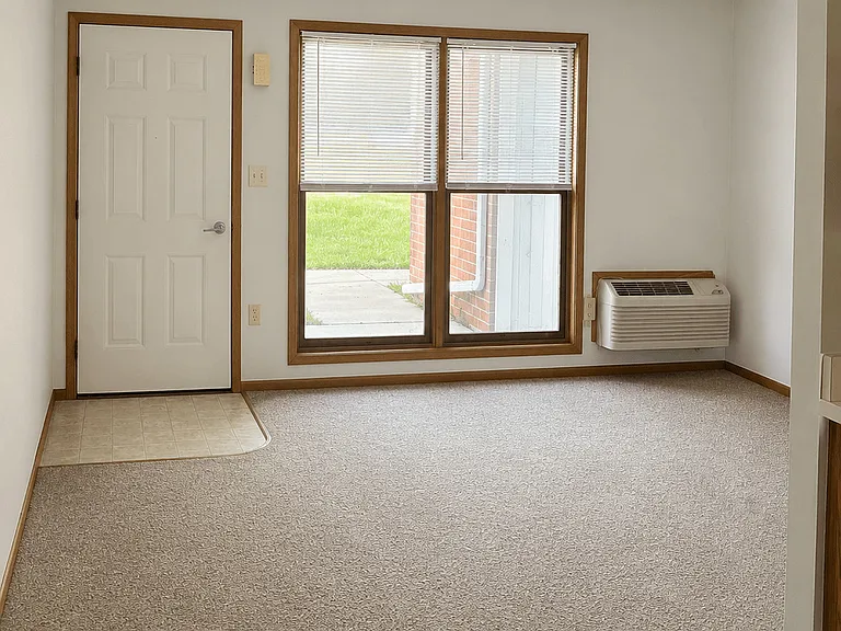 403 Iowa St — Photo 2